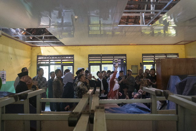 SDN Padurenan IV Bekasi menerima bantuan Program Revitalisasi Sekolah dan Digitalisasi Pembelajaran dari Presiden Prabowo Subianto. Foto: Dok. Komunikasi Kepresidenan