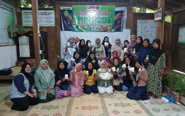Farmasi UMY Ajak Warga Selopamioro Olah Herbal Jadi Produk Bernilai Ekonomi