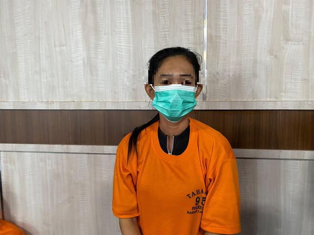 Tersangka kasus laporan palsu yang berhasil diamankan. | Foto: Sinta Yuliana/Lampung Geh