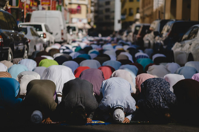 ilustrasi apa itu shalat arbain di masjid nabawi. sumber: unsplash/levi meir clancy