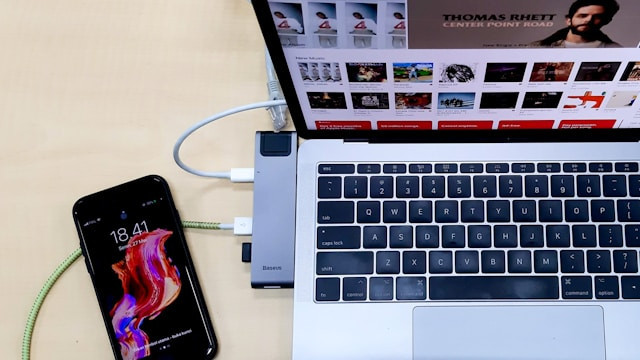 Cara Menyembunyikan Aplikasi di Ponsel. Foto hanya ilustrasi. Sumber foto: Unsplash/Yogas