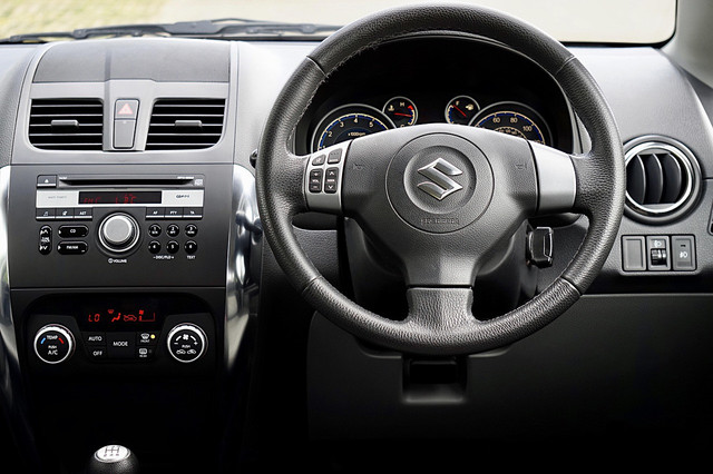 Ilustrasi harga suzuki fronx - Sumber: pixabay.com/autophotography