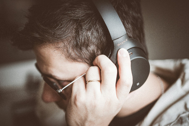 Ilustrasi Makna lagu Cahaya Tulus - Sumber: unsplash.com/@raflfc