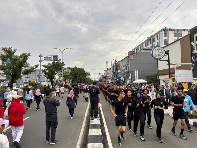 Suasana CFD di Jalan Margonda Depok, Minggu (4/5/2025). Foto: Ahmad Fawwaz/kumparan