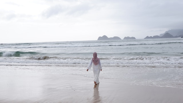 Pantai Cacalan. Foto hanya ilustrasi, bukan sebenarnya. Sumber: unsplash.com/Pandarekuwa