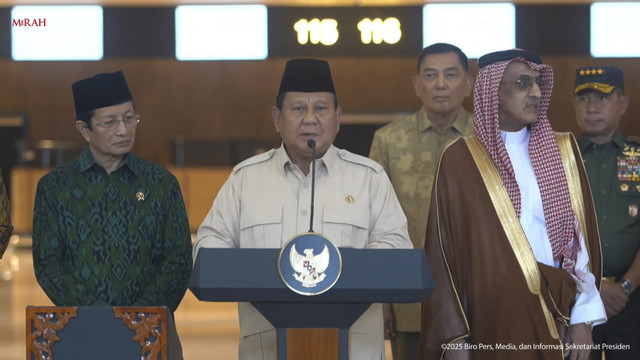 Prabowo Subianto saat peresmian Terminal Khusus Haji dan Umrah 2F Bandara Internasional Soekarno-Hatta, Minggu (4/5/2025). Foto: YouTube/Sekretariat Presiden