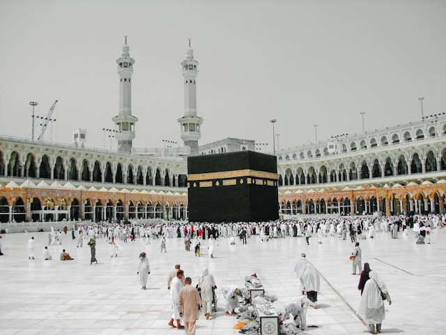 Doa Masuk Masjidil Haram. Foto hanya ilustrasi. Sumber foto: Unsplash/Sam