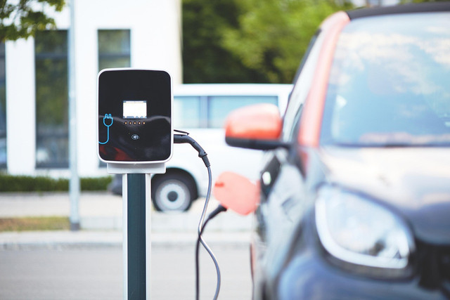 Ilustrasi mobil listrik, foto: pixabay.com