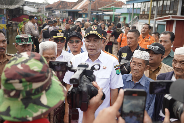 Bupati Musi Banyuasin, HM Toha, saat mengimbau masyarakat mengenai melawan hoaks/ist.
