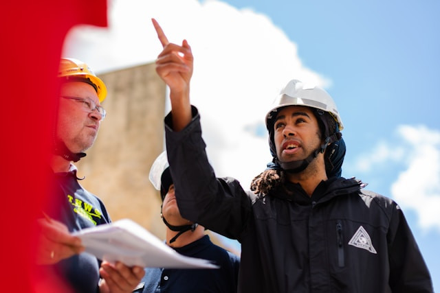 Ilustrasi dasar hukum dan regulasi penerapan K3 bagi ASN. Foto: ThisisEngineering/Unsplash