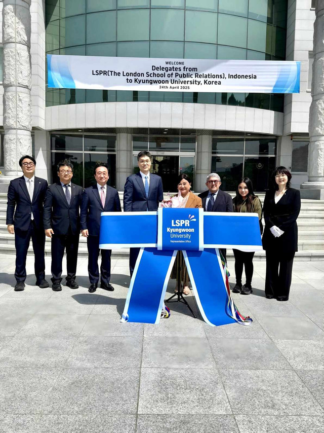 Kedatangan Rombongan Delegasi LSPR Institute disambut oleh Presiden Kyungwoon University, Keun Park dan Manajemen Kyungwoon University