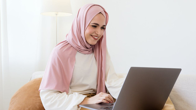 AI Masterclass merupakan program pelatihan pada platform PINTAR Kemenag. Foto: Pexels