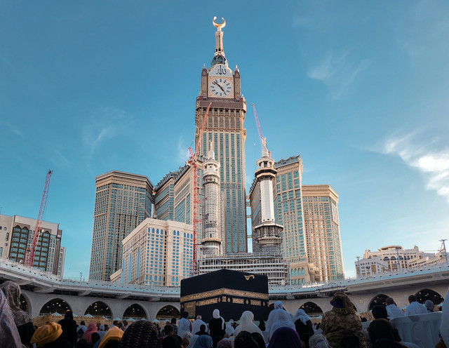 Sholawat haji lengkap. Foto: Unsplash/Haythem Gataa