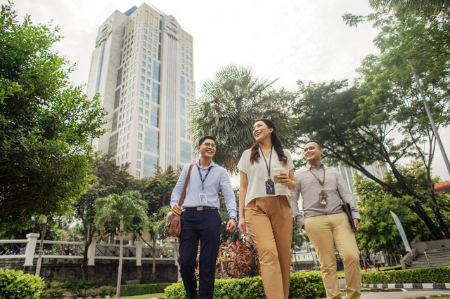 Karyawan Bank Mandiri berhasil meraih Champion of the Year dan 12 penghargaan lainnya pada ajang Employee Experience Awards 2025 dari Human Resources Online. Foto: Dok. Bank Mandiri