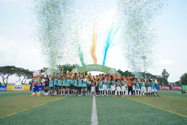 Juara serta runner-up KU 10 dan KU 12 MilkLife Soccer Challenge Jakarta 2025. Foto: Dok. MilkLife Soccer