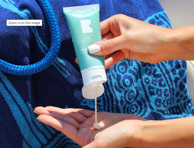 Ilustrasi rekomendasi sunscreen isi banyak. Sumber: Unsplash/BATCH by Wisconsin Hemp Scientific
