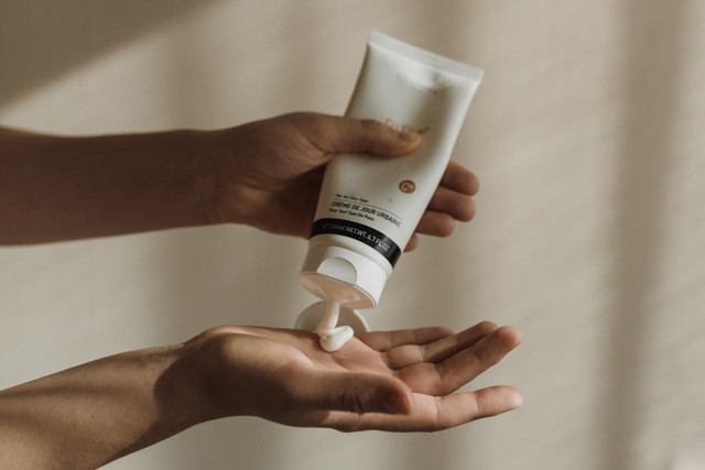 Ilustrasi untuk sunscreen spray terbaik. Sumber: pexels.com/Arina Kranikova
