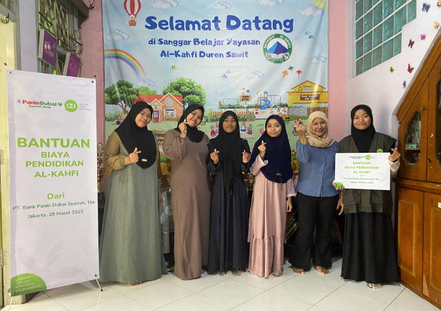 PT. Bank Panin Dubai Syariah Tbk & IZI Bantu Tunggakan Pendidikan 11 Anak Binaan
