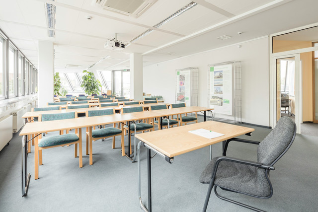 Ilustrasi Apa Itu Smart Classroom. Sumber: Unsplash/M. Monk