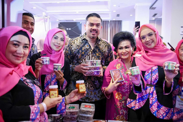 Menteri UMKM Maman Abdurrahman di acara Muktamar III Ikatan Pengusaha Muslimah Indonesia (IPEMI) 2025 di Jakarta, Senin (5/5/2025). Foto: Kementerian UMKM