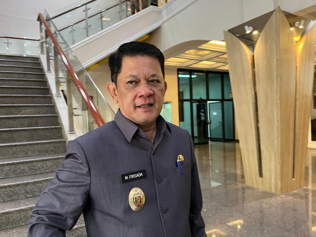 Penjabat Sekretaris Daerah Provinsi Lampung, M. Firsada usai memimpin rapat koordinasi lintas sektor pembangunan Sekolah Rakyat | Foto : Eka Febriani / Lampung Geh