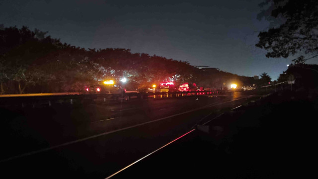 Lokasi kebakaran truk milik TNI AD di Tol Gempol KM 774 arah Pandaan, Pasuruan, Jawa Timur, Senin (5/5/2025). Foto: Dok. Istimewa