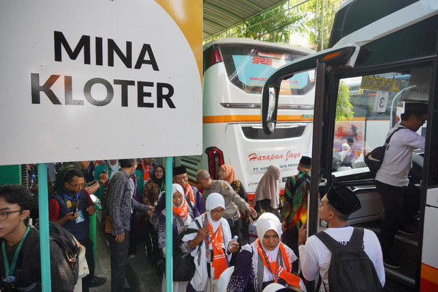 Kedatangan jemaah haji di Asrama Haji Sukolilo Surabaya. Foto: Humas Kemenag Jatim
