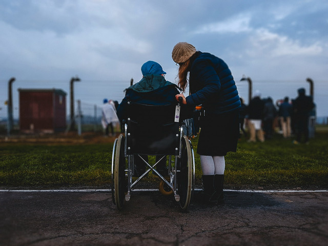 Apakah kursi roda bisa masuk kabin pesawat? Foto hanya ilustrasi. Sumber: Unsplash/Josh Appel