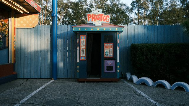 4 Photobooth di Bandung. Foto hanya ilustrasi, bukan tempat sebenarnya. Sumber: unsplash.com/Patrick Konior.