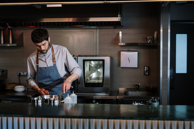 Ilustrasi untuk profil Hovit Masterchef. Foto: Pexels/cottonbro studio