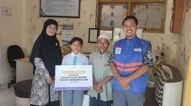 DT Peduli Yogyakarta Berikan Bantuan Pendidikan untuk Irfan, Siswa Berprestasi di SD Juara (Sumber : DT Peduli)