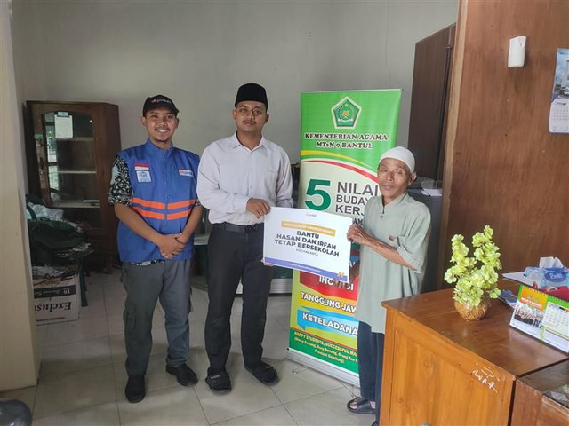 DT Peduli Yogyakarta Berikan Bantuan Pendidikan untuk Hasan, Siswa Berprestasi di MTS Negeri 9 Bantul (Sumber : DT Peduli)