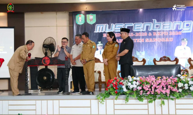 Ketua DPRD Kalbar, Aloysius saat hadiri Musrembang Kabupaten Sanggau. Foto: DPRD Kalbar