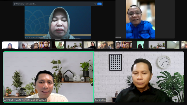 Pelatihan karya tulis ilmiah via zoom (Sumber: Dok. LKIM)