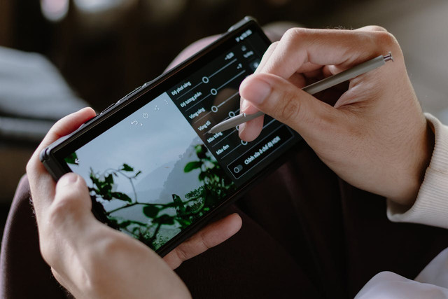 Ilustrasi untuk cara mengecilkan ukuran foto di HP. Sumber: pexels.com/Finn Photo