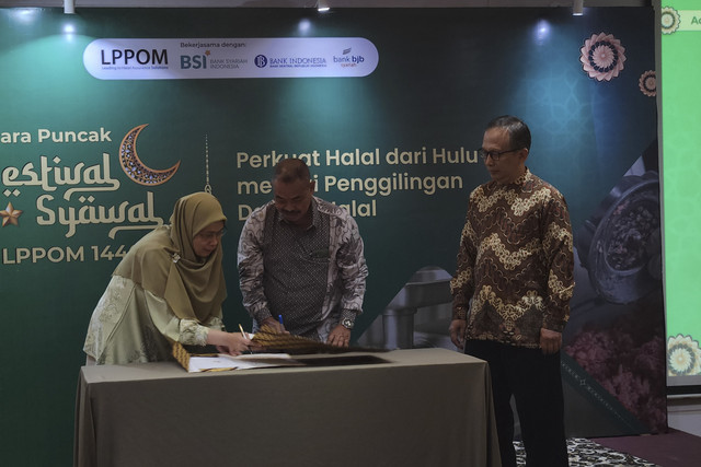 LPPOM menggelar adara festival Syawal 1446 H dengan tema "Perkuat Halal dari Hulu melalui Penggilingan Daging Halal" yang digelar di Hotel Gren Alia Jakarta, Selasa (6/5/2025). Foto: Ela Nurlaela/kumparan