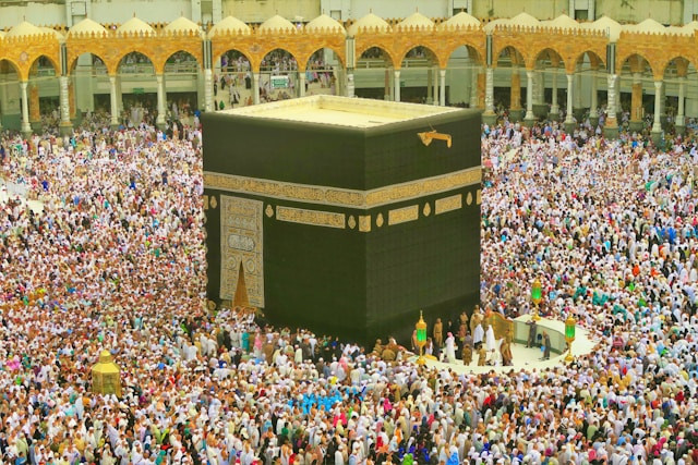 Ilustrasi Doa di Mekah untuk Jodoh. Sumber: Unsplash/Ekrem Osmanoglu