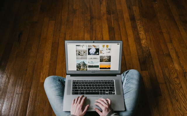 Ilustrasi Cara Cek Bansos PKH Lewat KTP Mei 2025 Sumber Unsplash/Andrew Neel