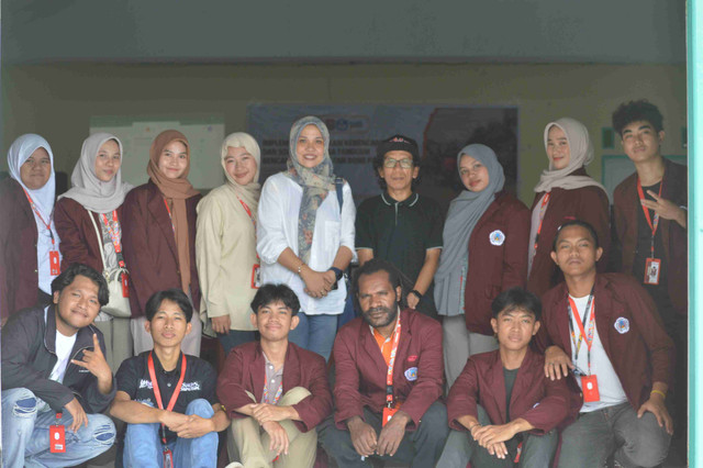Mahasiswa KKN dengan Dosen Pembimbing Lapangan