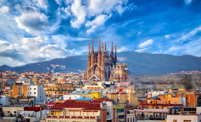La Sagrada Familia (Sumber : iStock)