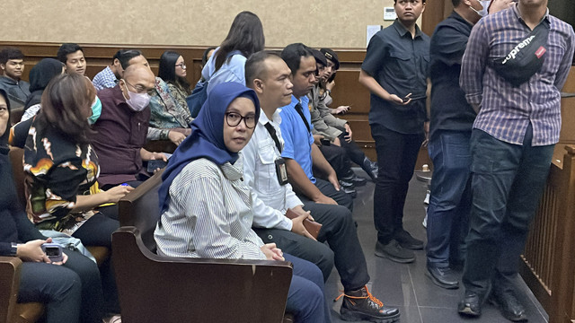 Eks anggota DPR RI fraksi PDIP Riezky Aprilia, menjadi saksi dalam sidang lanjutan kasus dugaan suap komisioner KPU dan dugaan perintangan penyidikan kasus Harun Masiku dengan terdakwa Hasto Kristiyanto, di Pengadilan Tipikor Jakarta, Rabu (7/5/2025) Foto: Fadhil Pramudya/kumparan