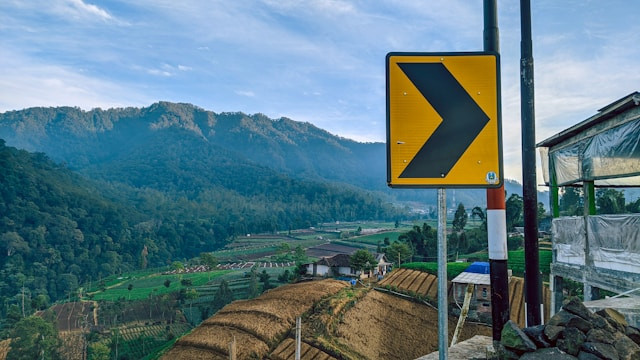 Bukit Semar. Foto hanyalah ilustrasi, bukan tempat yang sebenarnya. Sumber: Unsplash/fajriyan