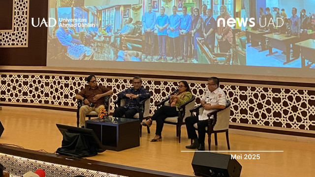 Dini Widiastuti sebagai Pemateri pada Seminar Kampus Tangguh Kebencanaan Universitas Ahmad Dahlan (UAD) (Foto Daffa)