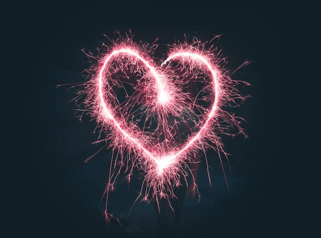 Ilustrasi film romantis Indonesia 2024. Foto: Unsplash