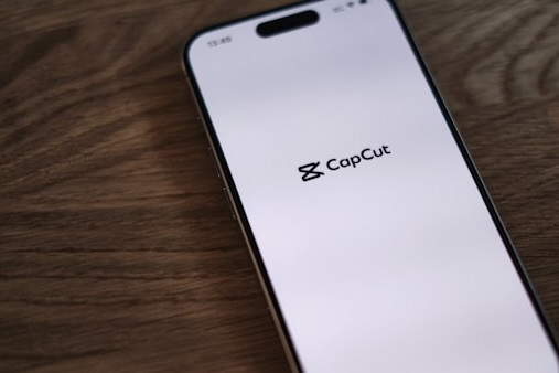 Ilustrasi Bagaimana Cara Menghapus Latar Belakang pada Avatar di CapCut? Sumber: Unsplash/appshunter.io