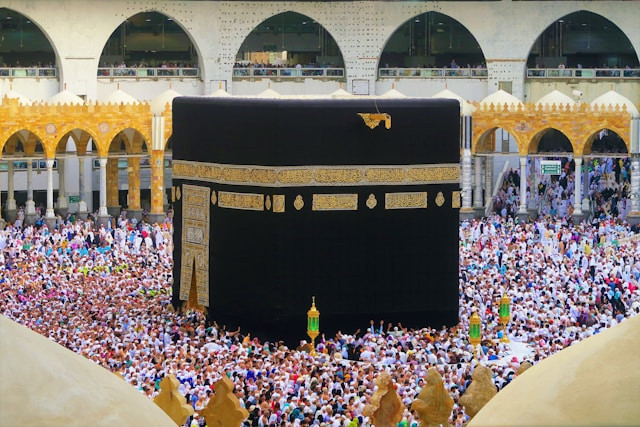 Ilustrasi Doa Meninggalkan Mekah. Foto: dok. Unsplash/ekrem osmanoglu