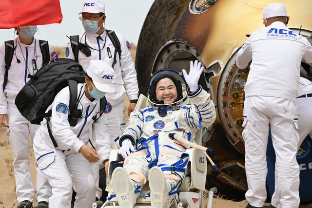 Astronaut teknisi perempuan pertama dari China Wang Haoze. Foto: CNS / AFP