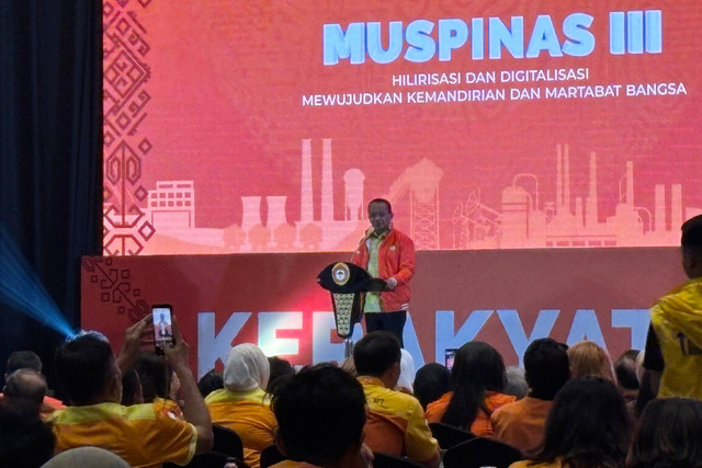 Ketua umum Golkar Bahlil Lahadalia memberikan sambutan di acara Muspinas III Kosgoro 1957 di Hotel Sultan, Jakarta Pusat pada Rabu (7/5/2025). Foto: Abid Raihan/kumparan