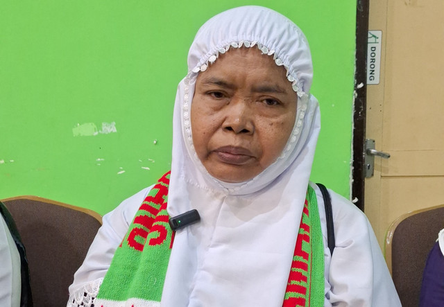 Nanik Hariyati, nenek penjual cireng asal Jombang. Foto: Humas Kemenag Jatim