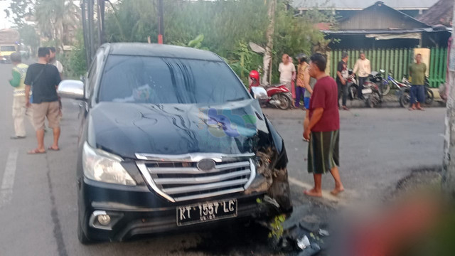 Kendaraan yang terlibat kecelakaan lalu lintas di Jalan Raya Bojonegoro-Babat, turut Desa Sumuragung, Kecamatan Sumberrejo, Kabupaten Bojonegoro, Jawa Timur. Kamis pagi (08/05/2025) (Aset: Istimewa)